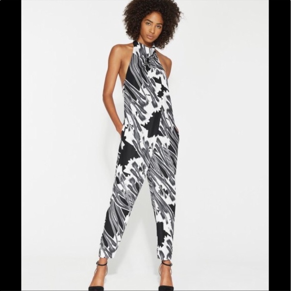 HALSTON HERITAGE HALTER-NECK PRINT JUMPSUIT